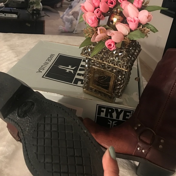 FRYE BOOTS - Picture 3 of 4